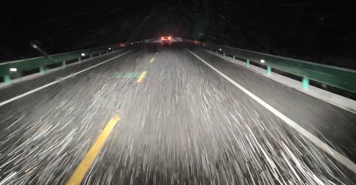 下班路上遇到的大雪